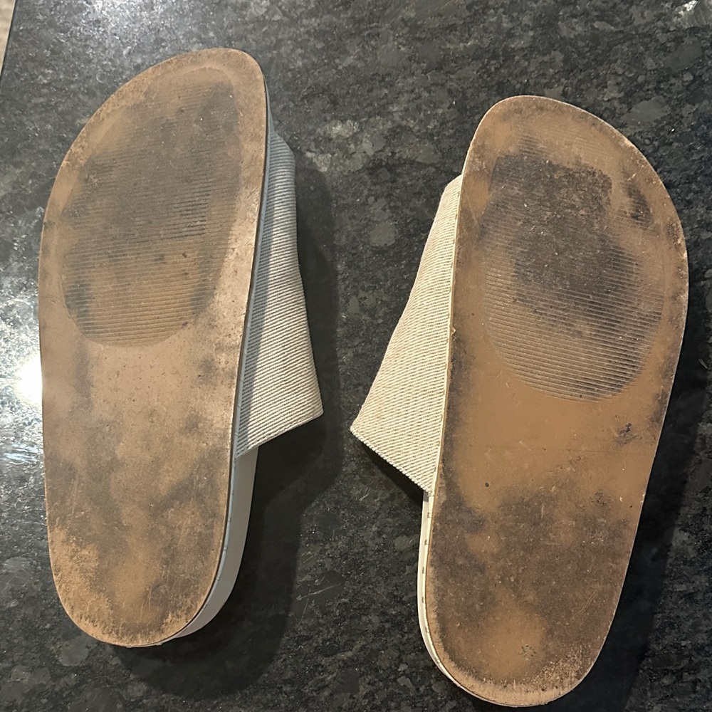 Steve Madden Cream Double Buckle Sandals - Picture 2 of 2